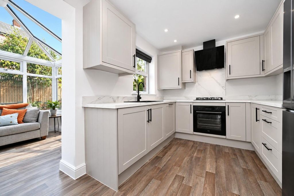 Property photo 3 of 15 Kitchen