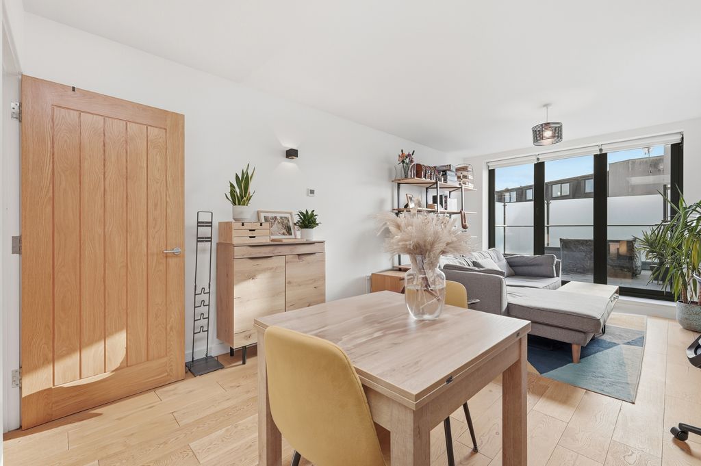 Property photo 2 of 11 Img_0919