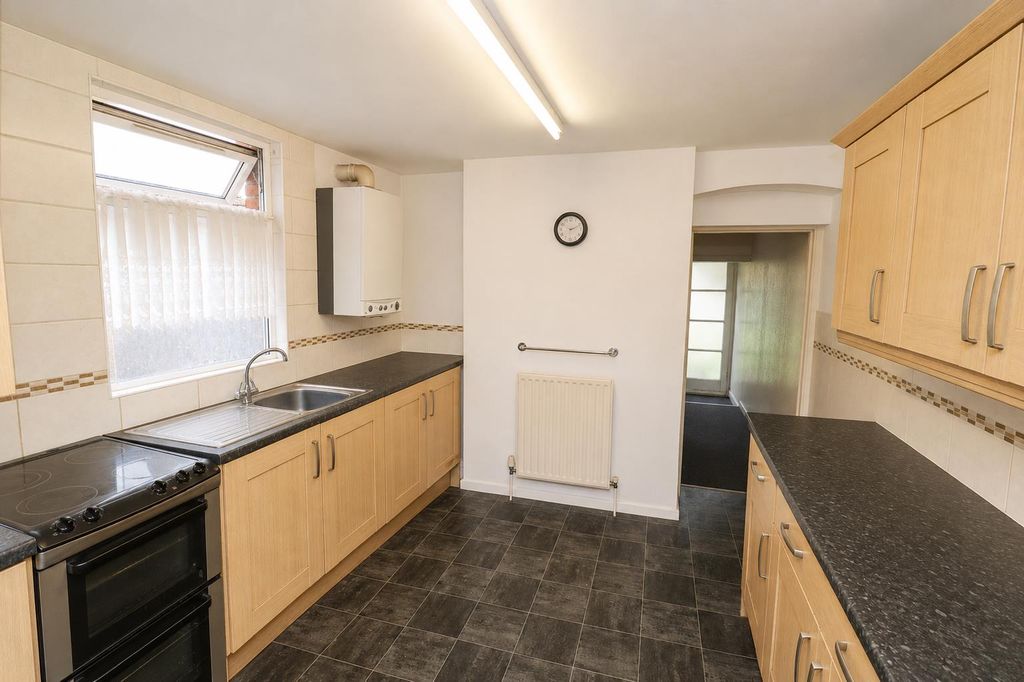 Property photo 2 of 14 Kitchen