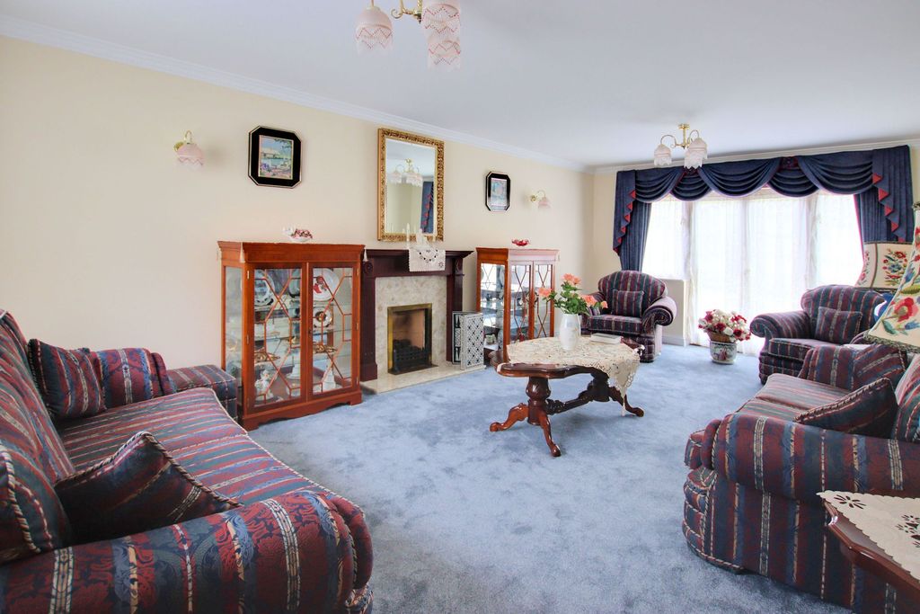 Property photo 3 of 16