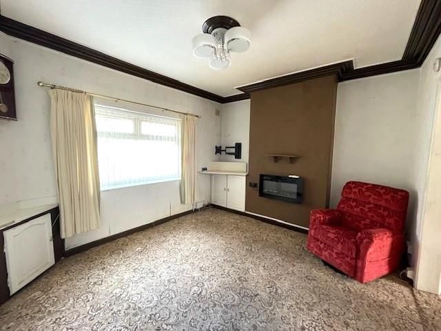 Property photo 3 of 17 Lounge.Jpg
