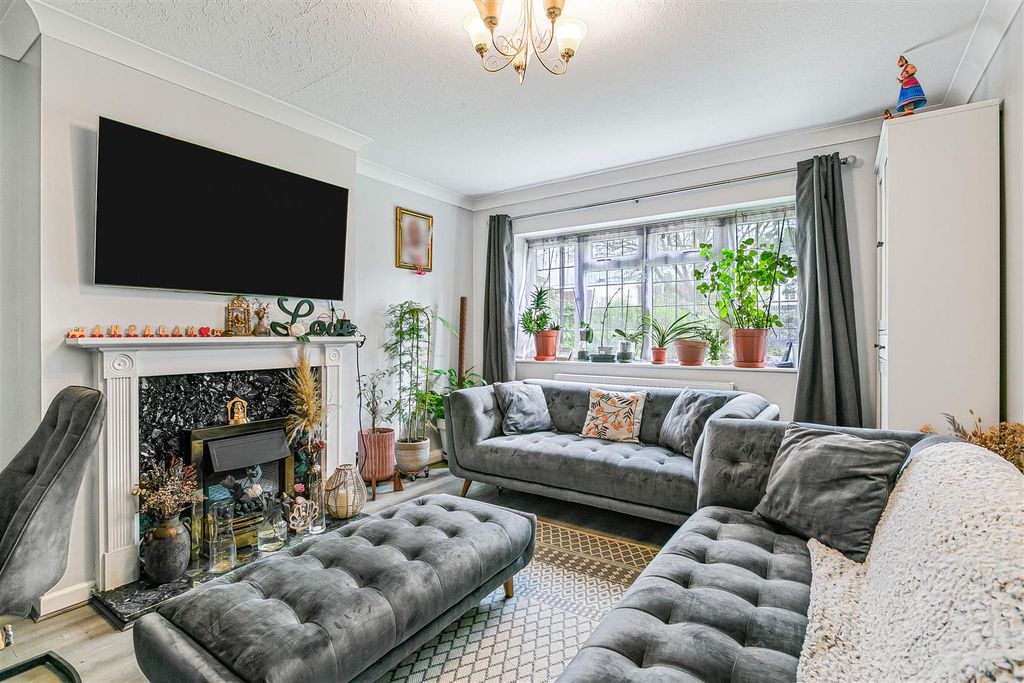 Property photo 2 of 10 6_76741.Jpg