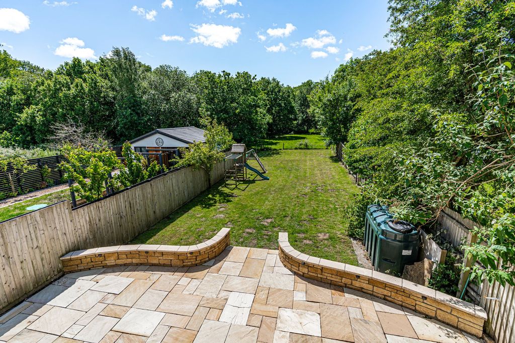 Property photo 2 of 52