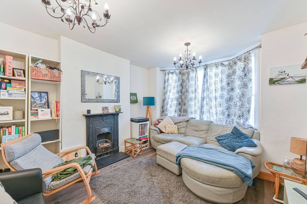 Property photo 1 of 17