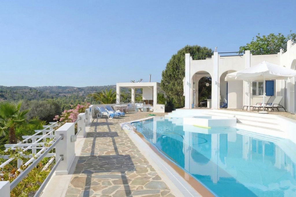 Property photo 3 of 22