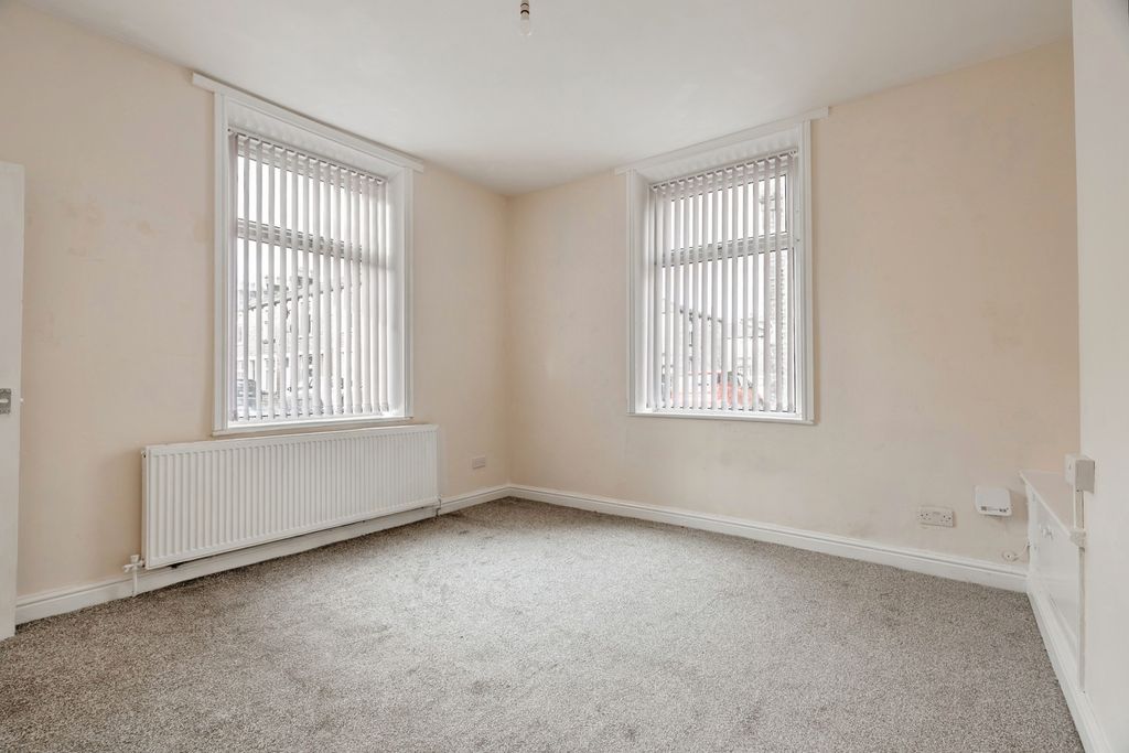 Property photo 3 of 15 Pbox-Img.Jpg