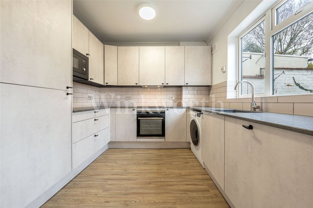 Property photo 3 of 16 Picture No. 05