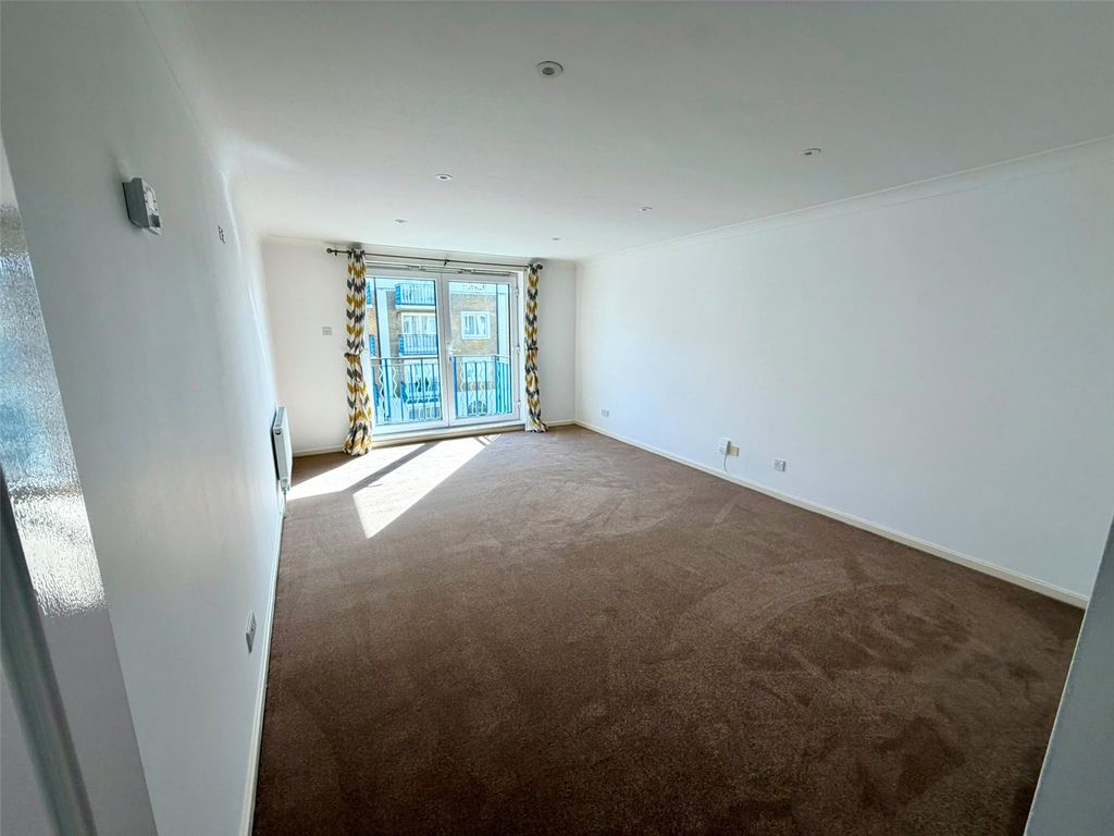 Property photo 3 of 7 Picture No. 01
