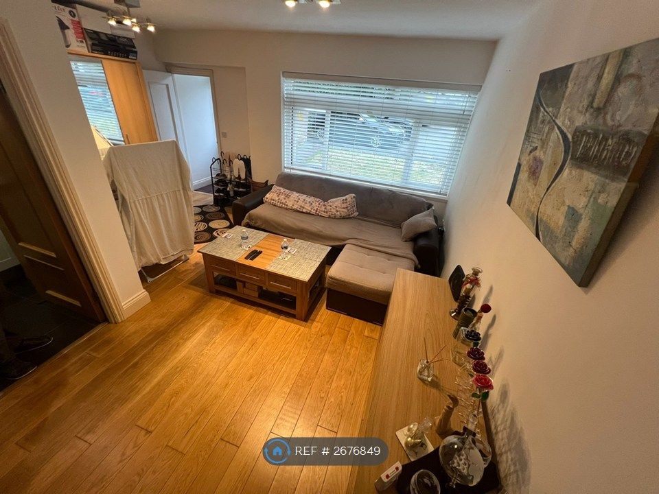 Property photo 3 of 6