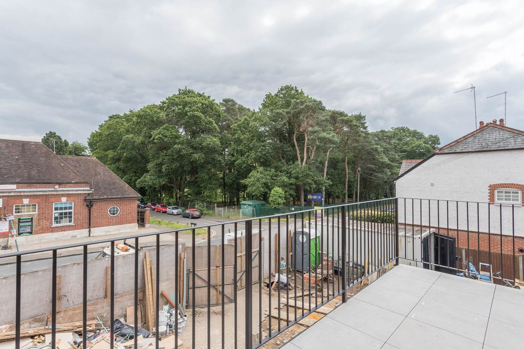 Property photo 2 of 12 Sensational Terrace