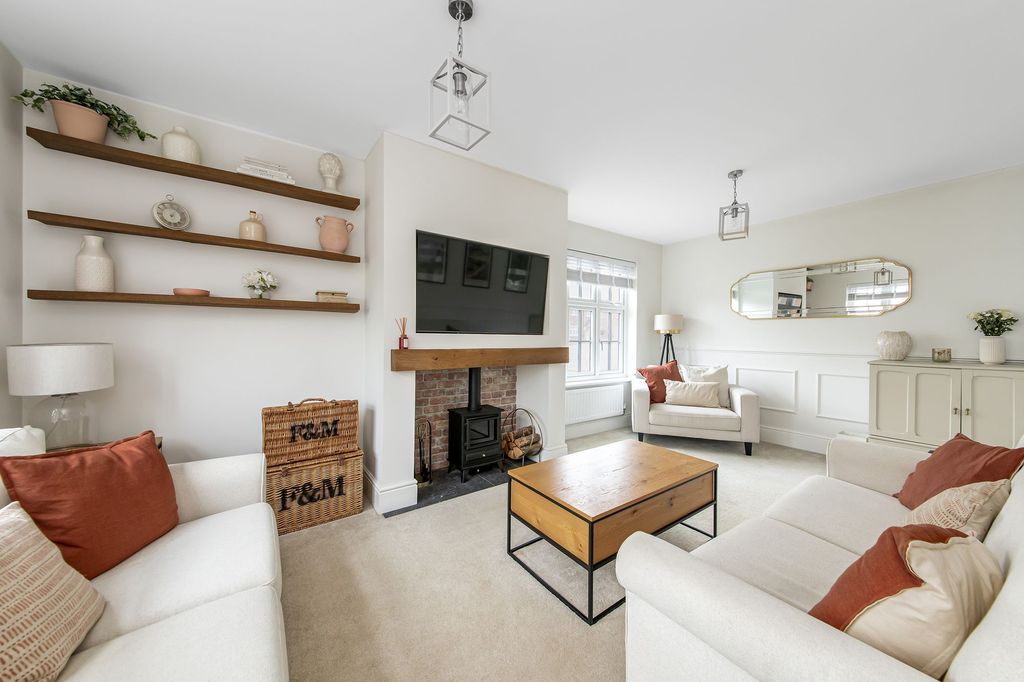 Property photo 2 of 21