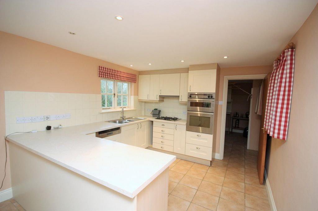Property photo 2 of 14 Kitchen