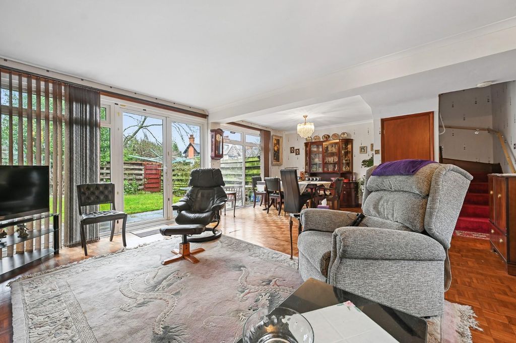 Property photo 3 of 11