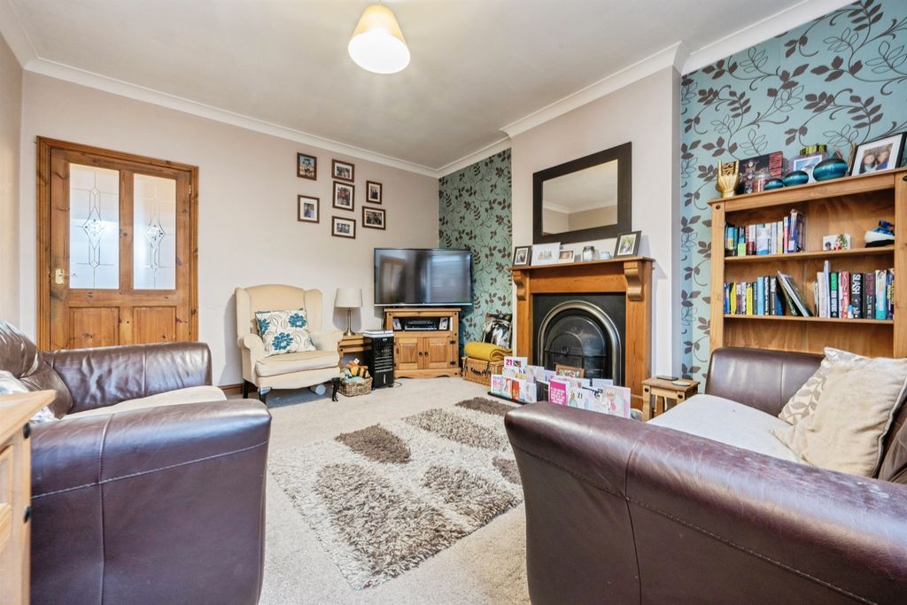 Property photo 2 of 13