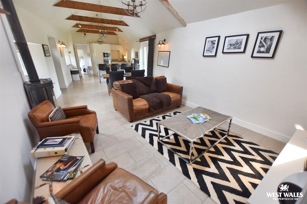 Property photo 2 of 22 6 (82).Jpg
