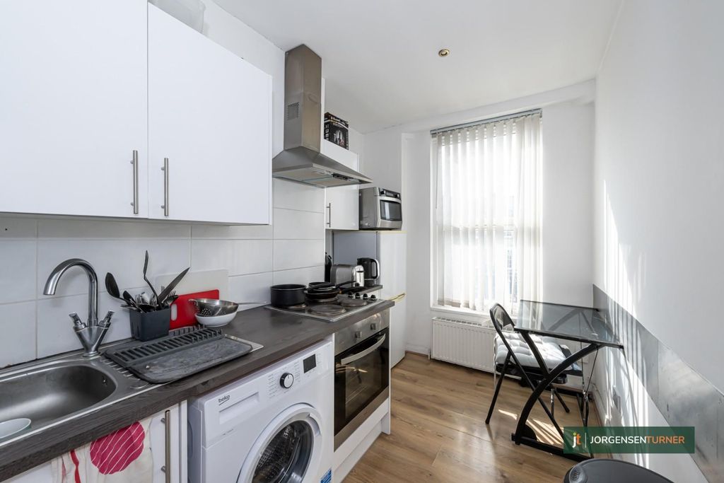 Property photo 2 of 8 Uxbridge Road 1@288-001 Lr - Jt.Jpg