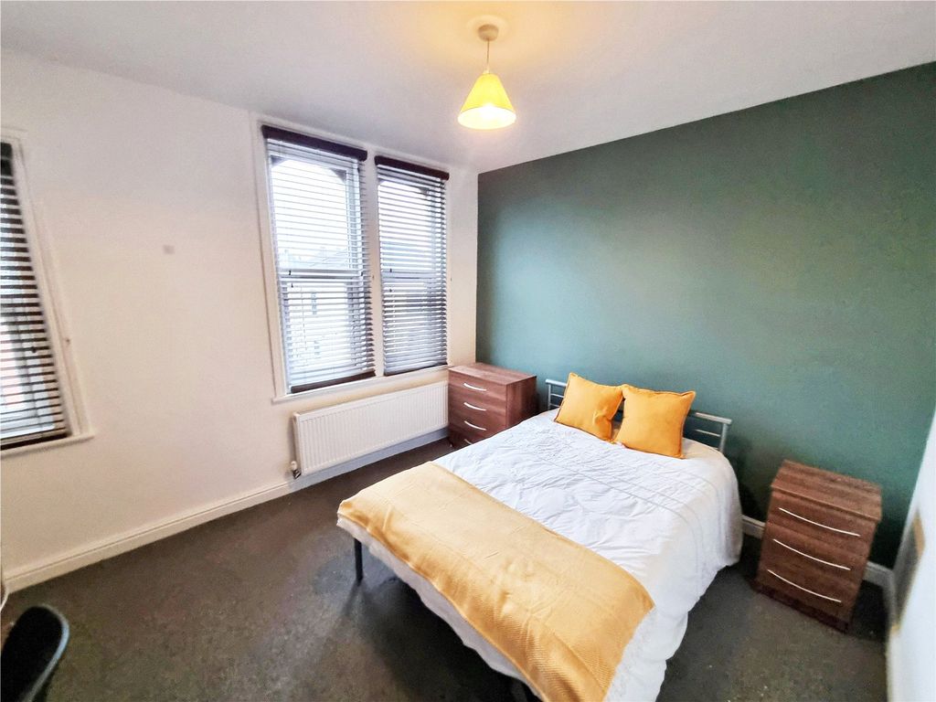 Property photo 3 of 5 Picture No. 13