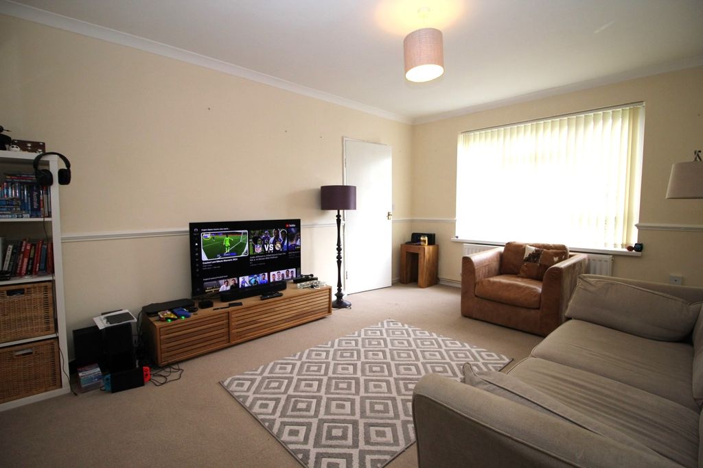 Property photo 2 of 14