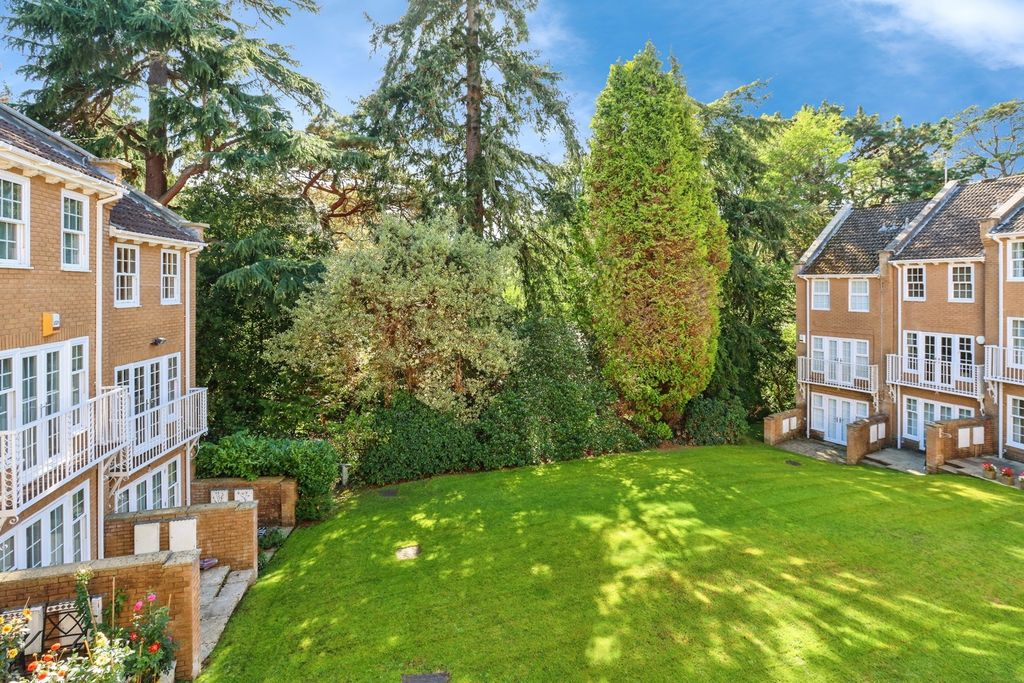 Property photo 3 of 17 Photo