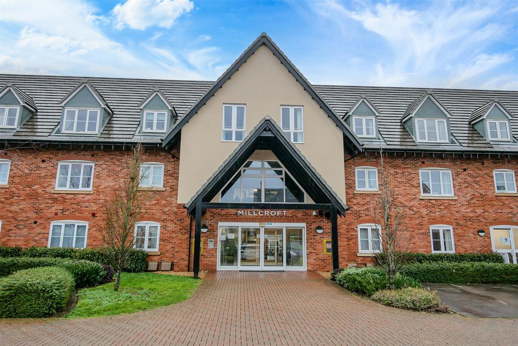 Property photo 1 of 10 Approach