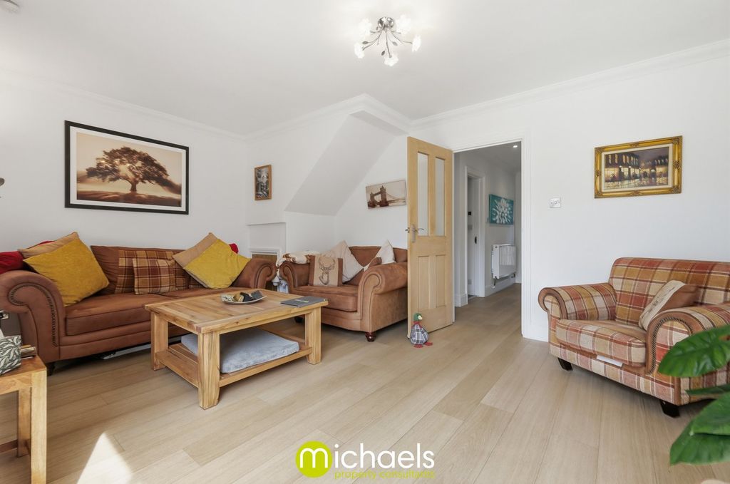 Property photo 3 of 28