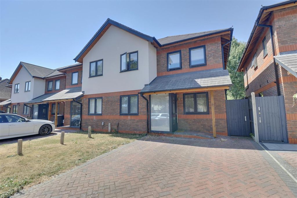 Property photo 1 of 19 Front
