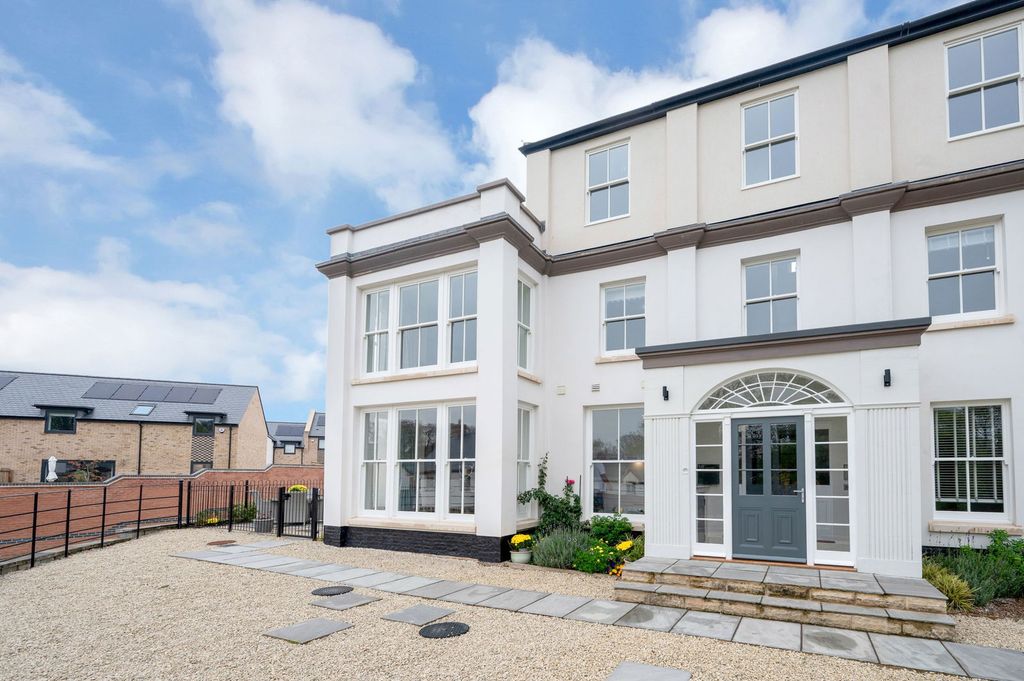 Property photo 1 of 57