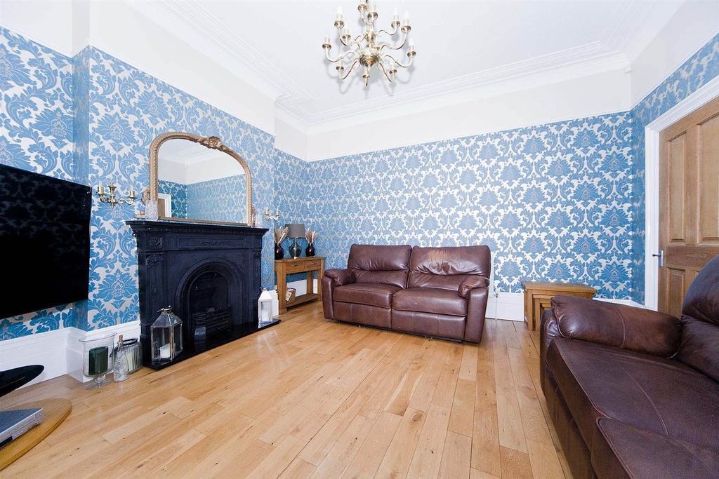 Property photo 3 of 31