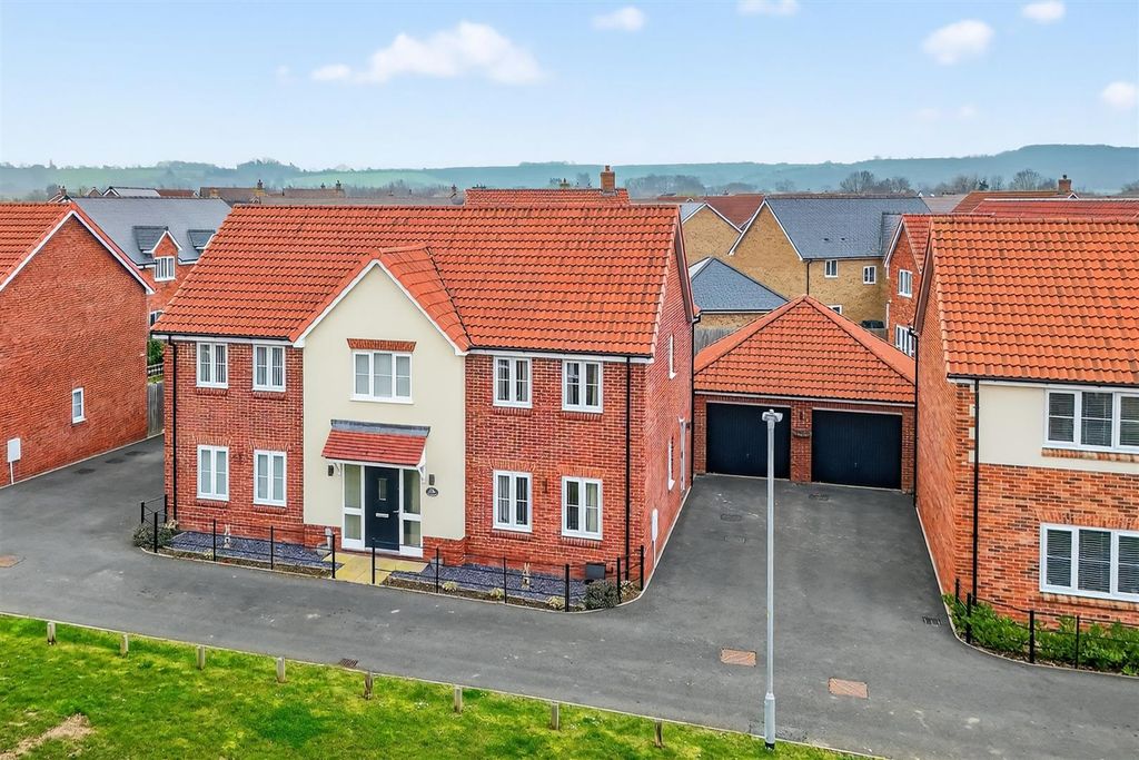 Property photo 1 of 27 58Robinsonaveweb15.Jpg