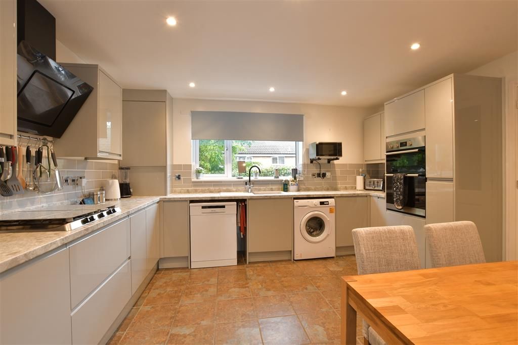 Property photo 2 of 10 Kitchen/Dining Room