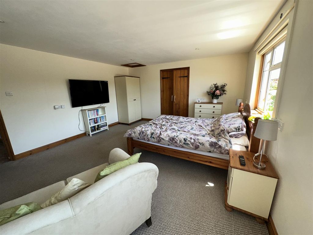 Property photo 3 of 7 5Ea6C66E-0De9-4Dd6-8771-7C571038CE34.Jpeg