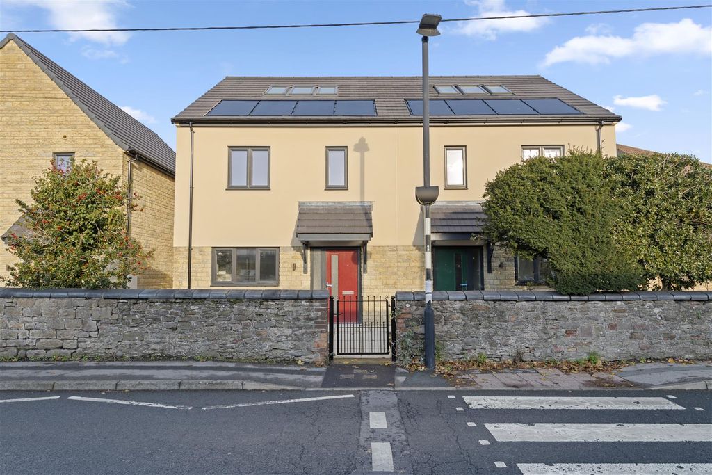 Property photo 1 of 22