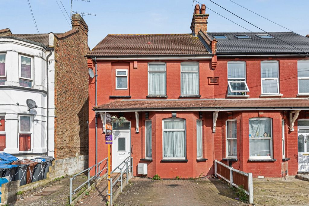 Property photo 1 of 21