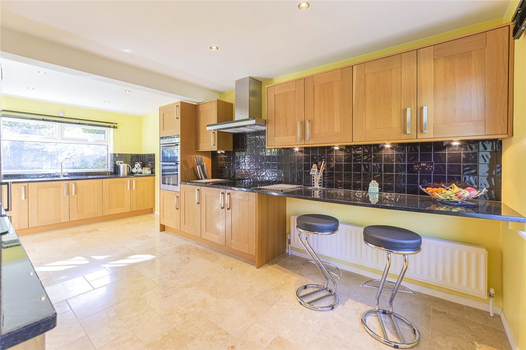 Property photo 3 of 26 Kitchen