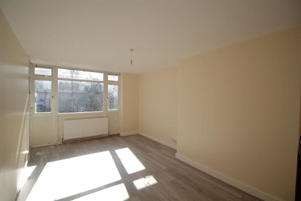 Property photo 3 of 16 Eden Harper Barrington Road