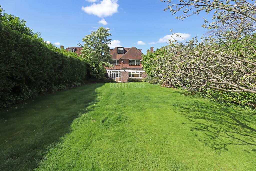 Property photo 3 of 25