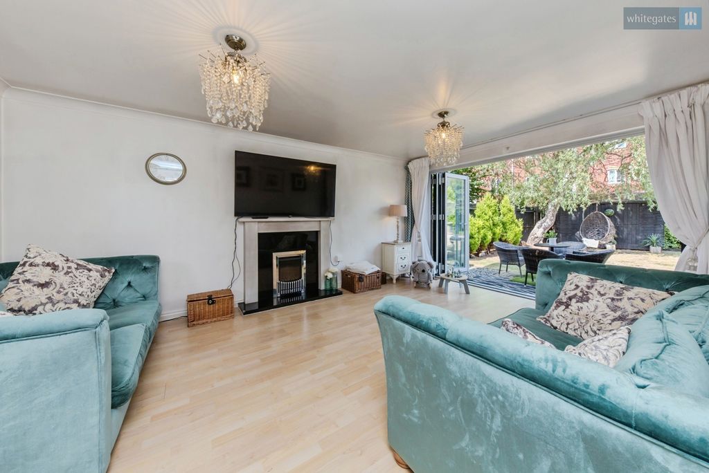 Property photo 2 of 22 Pbox-Img.Jpg