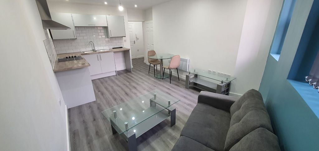 Property photo 2 of 8