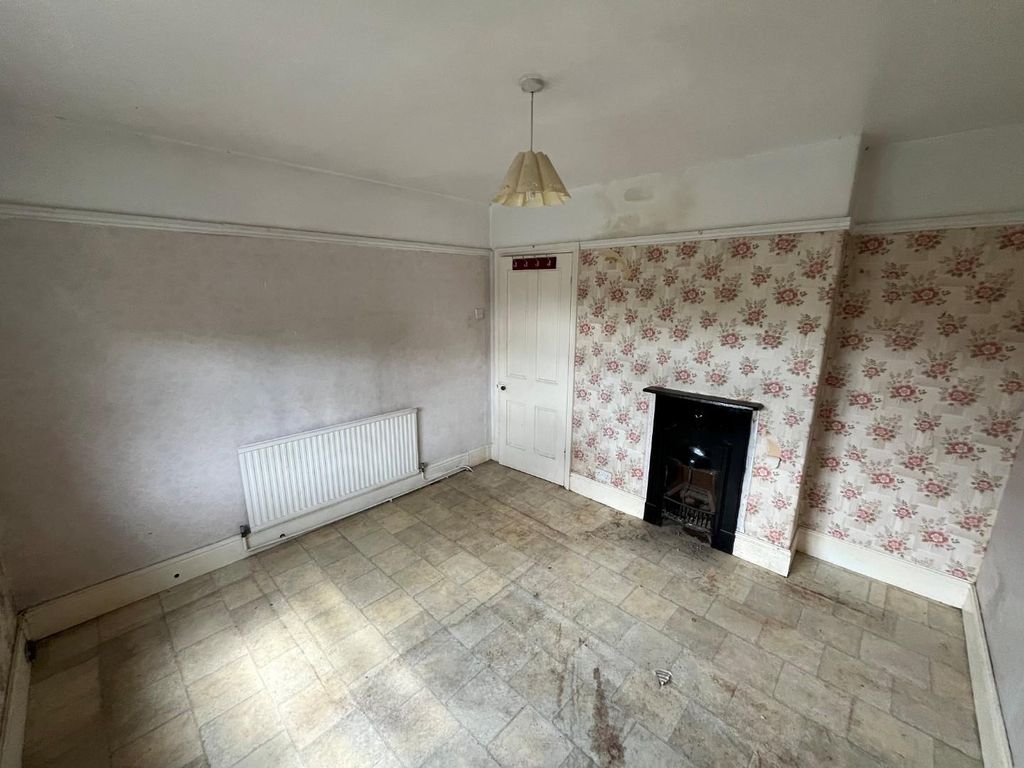 Property photo 3 of 21 Bedroomthree 1.Jpg