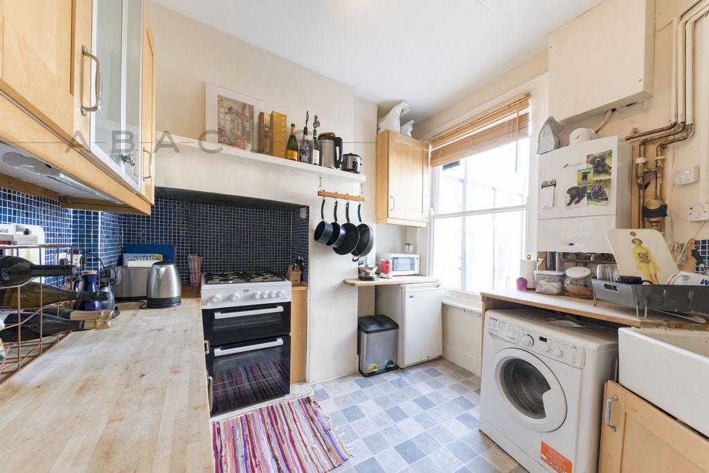 Property photo 2 of 6 Photo 8