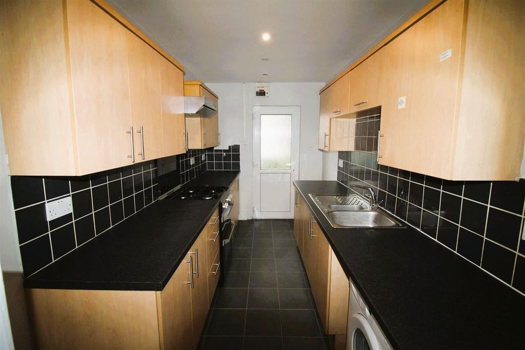 Property photo 3 of 9 R0Dofg1Zfbzaweflhdyxtxqnuao.Jpg