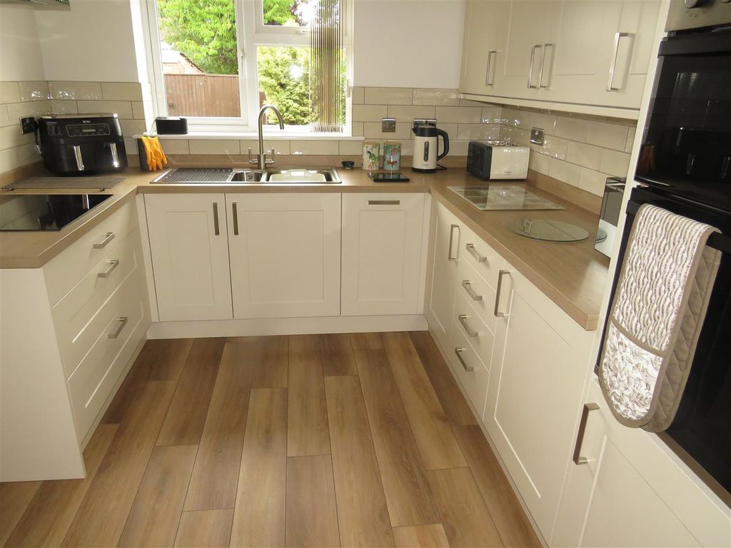 Property photo 3 of 15 Img_2063.Jpg