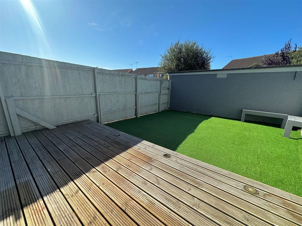 Property photo 2 of 10 Garden2.Jpg