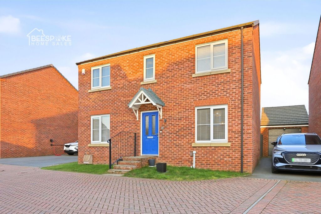 Property photo 1 of 32