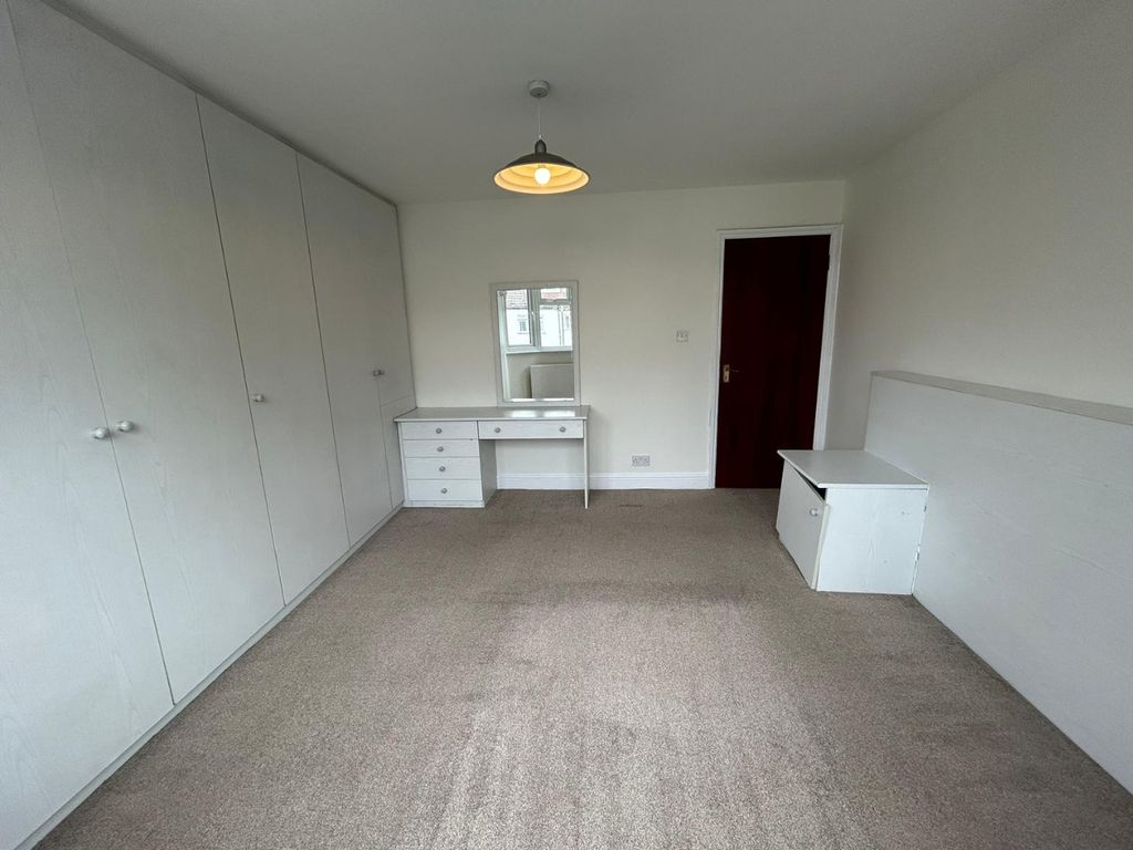 Property photo 3 of 11 3438124