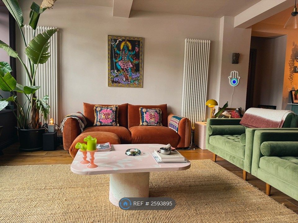 Property photo 1 of 18 Living