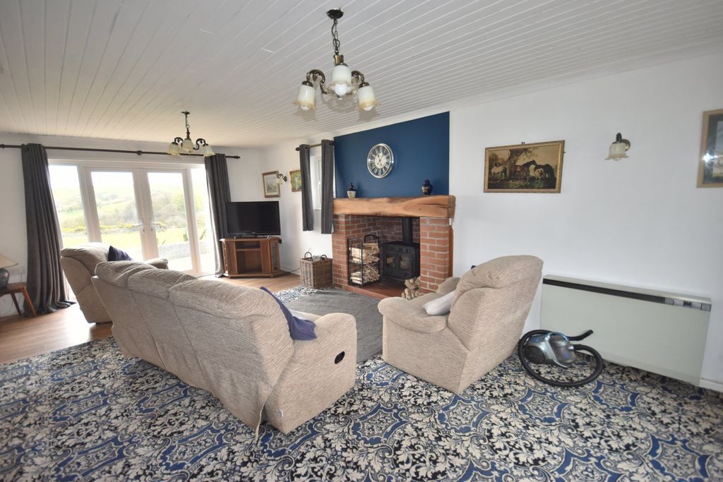 Property photo 3 of 24