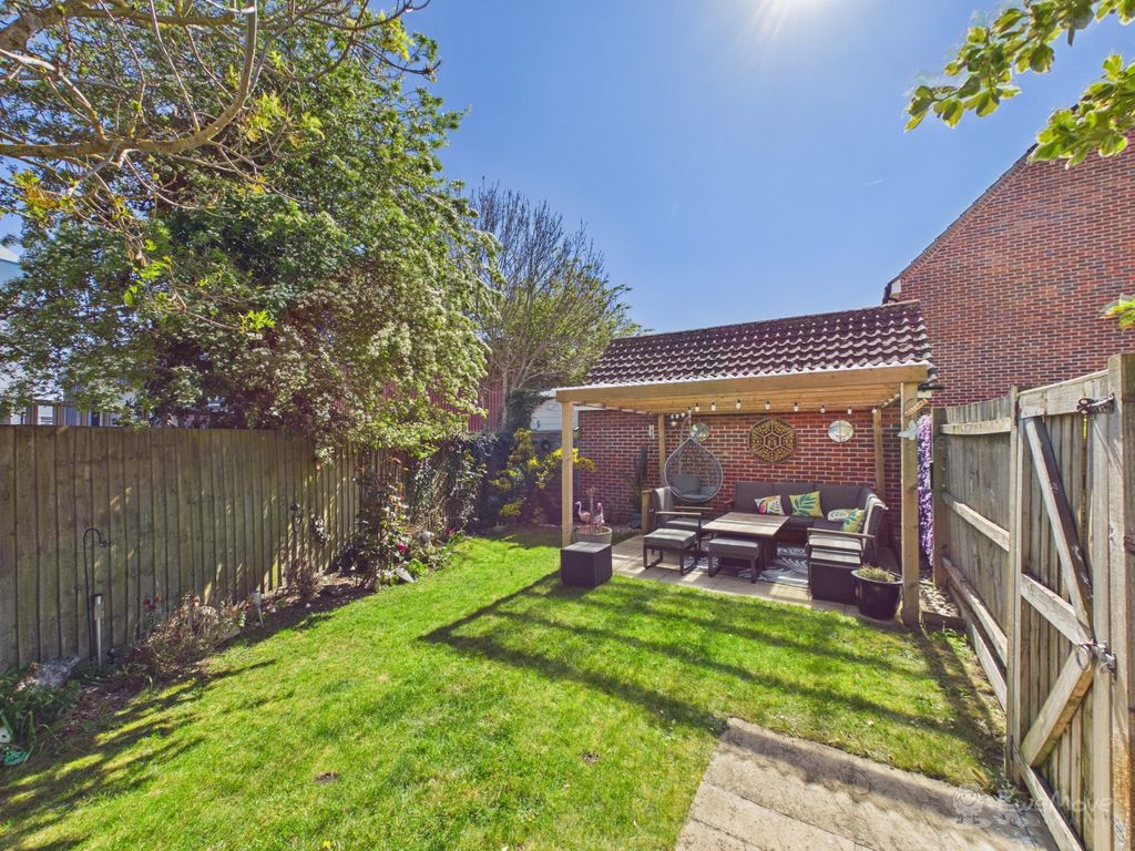 Property photo 2 of 21 Garden- Mark Stephens Ewemove Newmarket And Soham