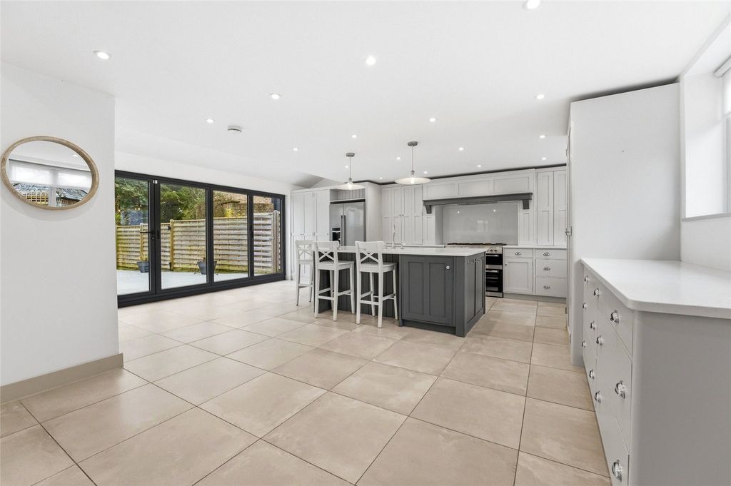 Property photo 2 of 57 Picture No. 72