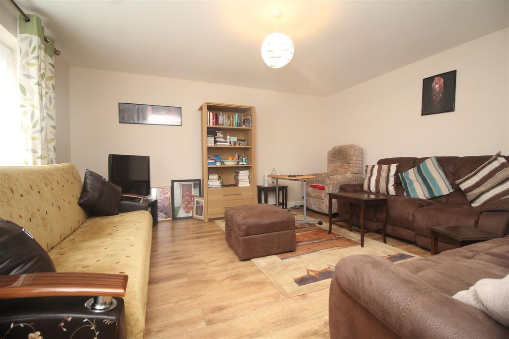 Property photo 2 of 15 Living Room .Jpg